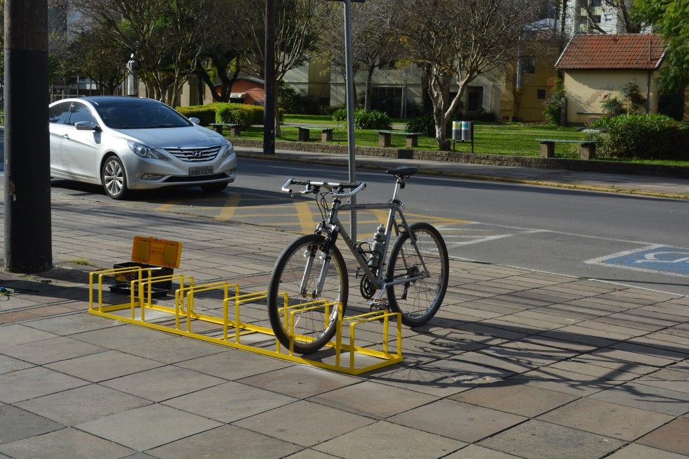 Área central de Carlos Barbosa ganha bicicletário 