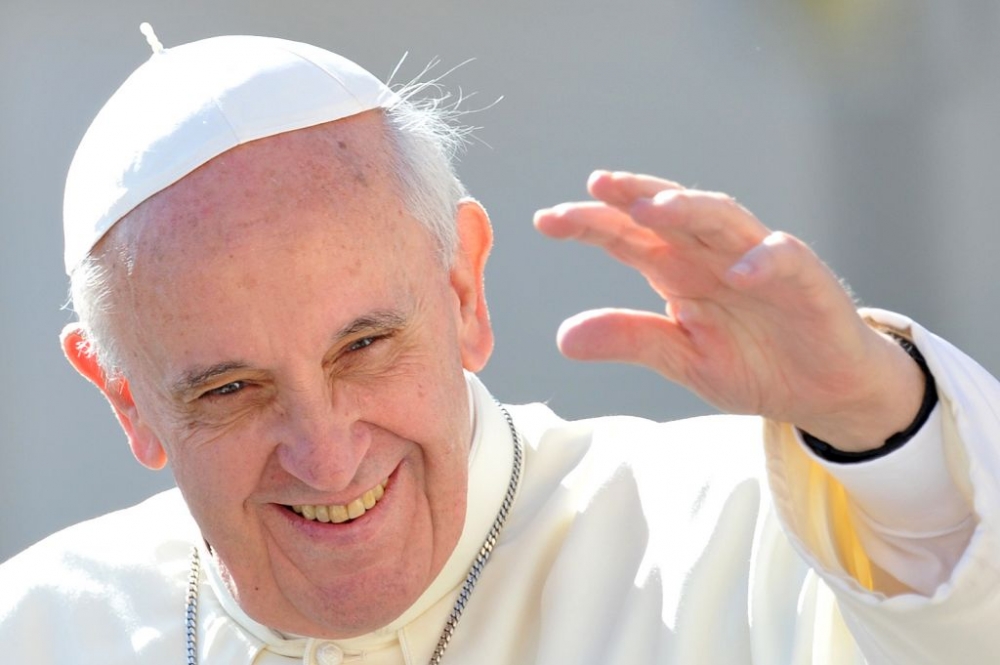 Papa pede paz em regiões de conflito na oração de Páscoa