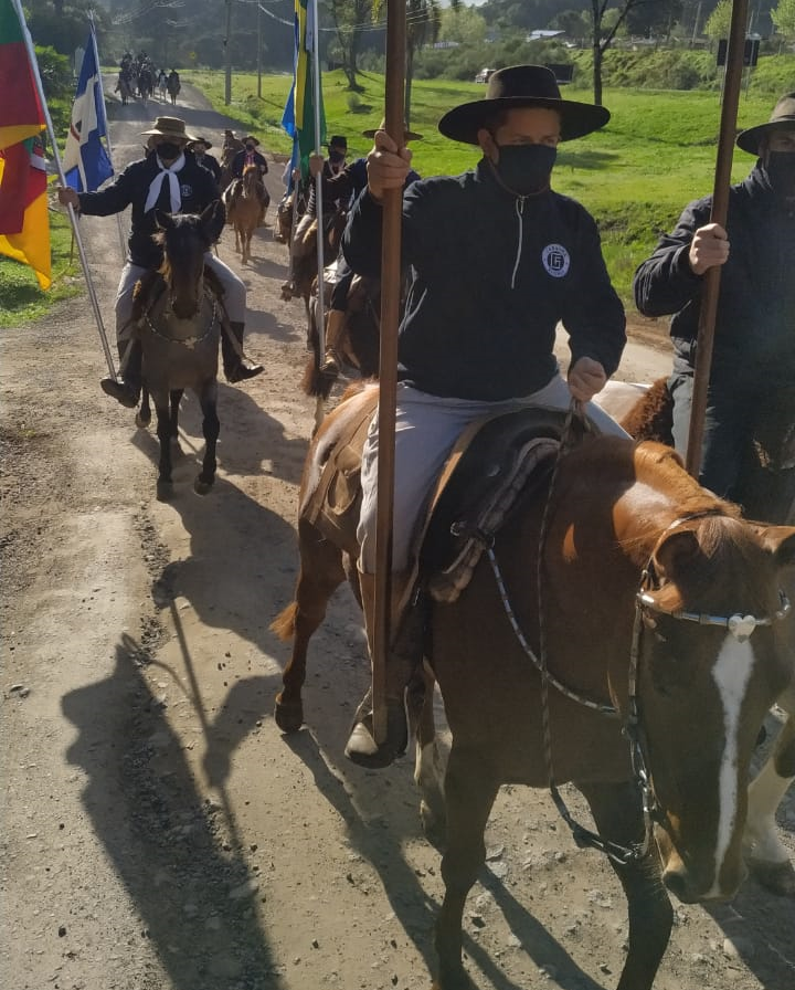 Cavalgada encerra a Semana Farroupilha