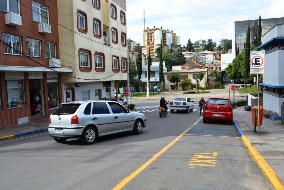 Trânsito no centro de Carlos Barbosa passa por mudanças