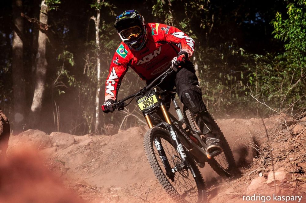 Carlos Barbosa recebe a 4ª etapa do Gaúcho de Downhill