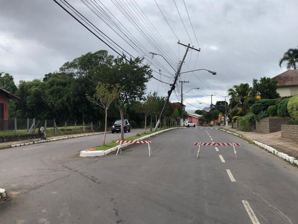 Temporal deixa várias residências sem luz em Garibaldi