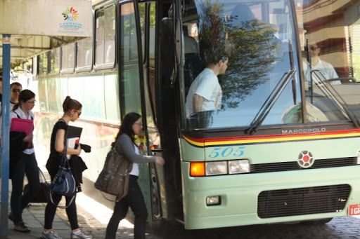 Alex quer transporte universitário sem distinção