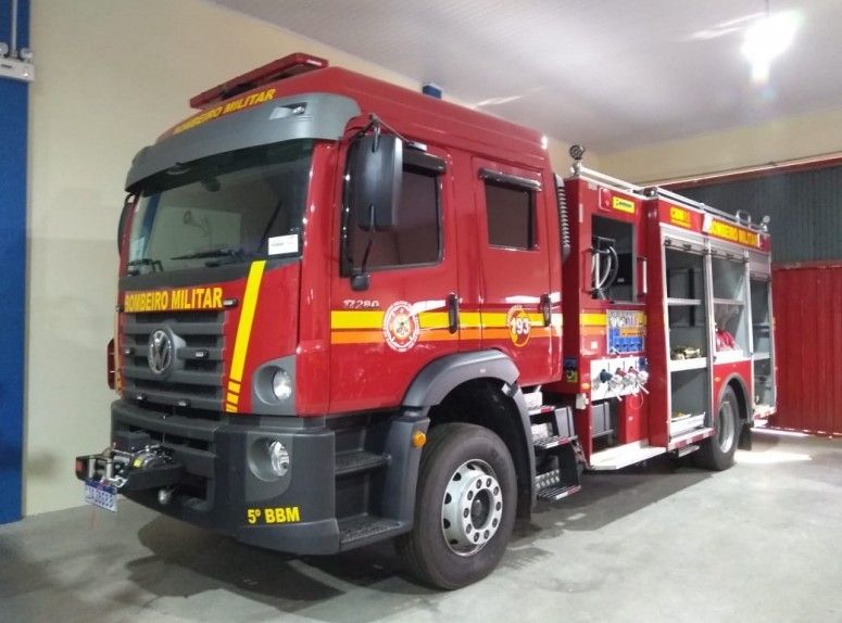 Prefeitura de Farroupilha entrega caminhão para Corpo de Bombeiros