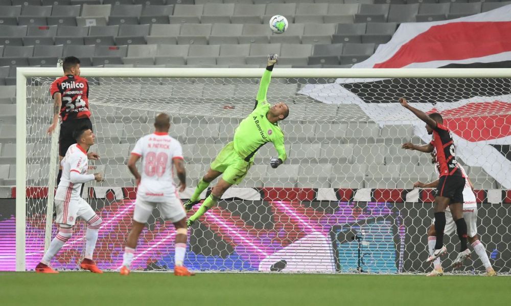 Inter empata com Athletico-PR e Flamengo encosta na tabela