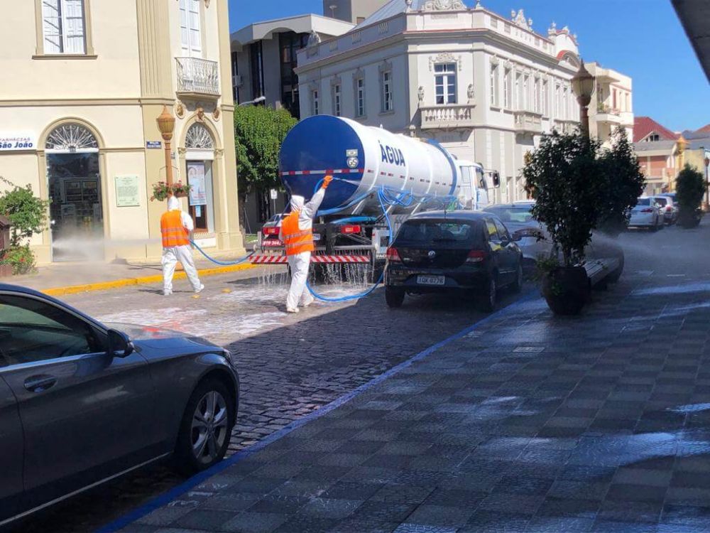 Domingo de sanitização gratuita nas ruas de Garibaldi 