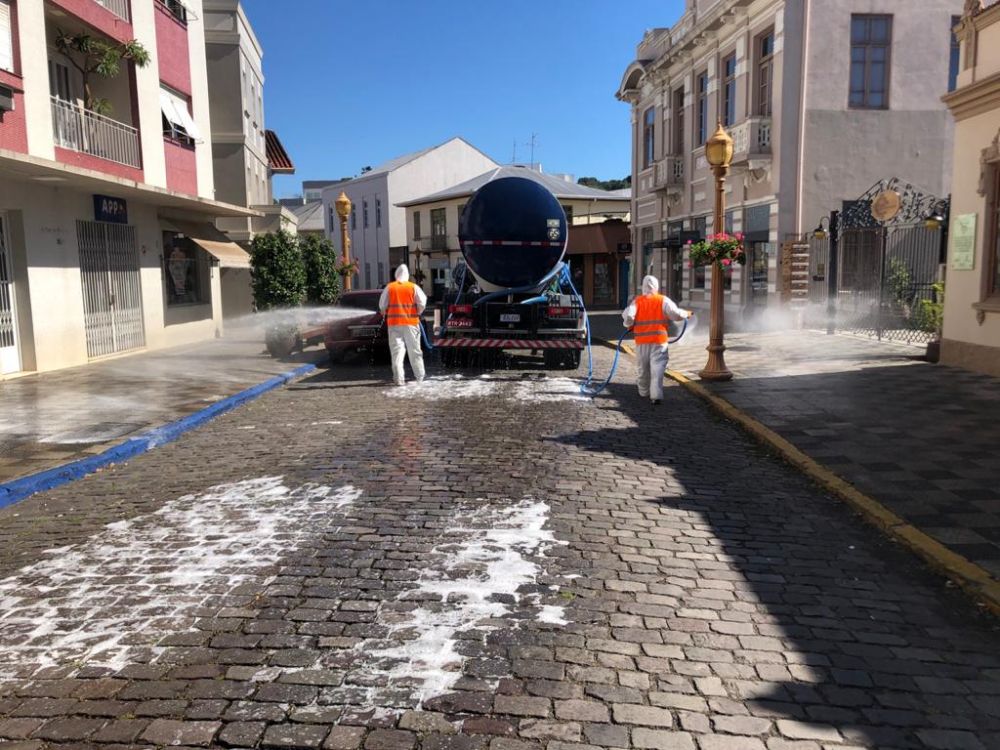 Domingo de sanitização gratuita nas ruas de Garibaldi 