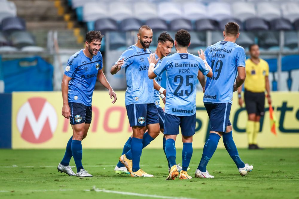 Grêmio vence Furacão no Sul e está na Libertadores