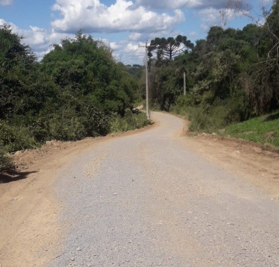 Aos poucos, estradas do interior de Carlos Barbosa recebem melhorias