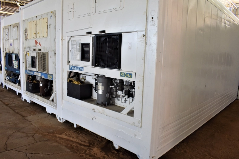 Colapso: Hospital aluga contêineres refrigerados para armazenar corpos