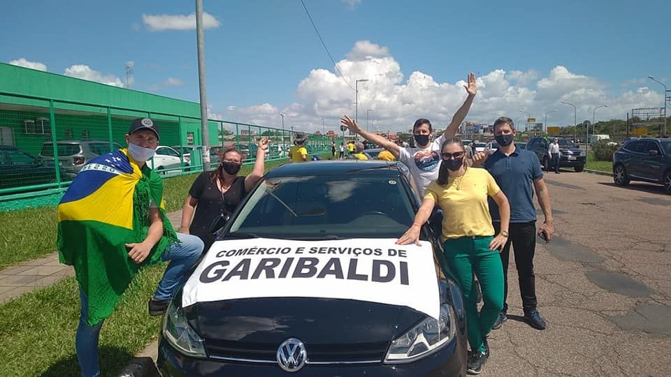 Lojistas de Garibaldi, Farroupilha e Bento participam de manifestação na capital