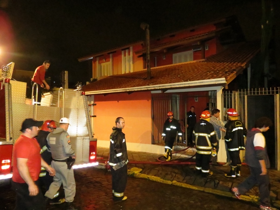 Incêndio destrói parte da fábrica de congelados Só Nutri em Garibaldi