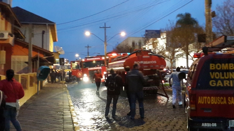 Incêndio destrói parte da fábrica de congelados Só Nutri em Garibaldi