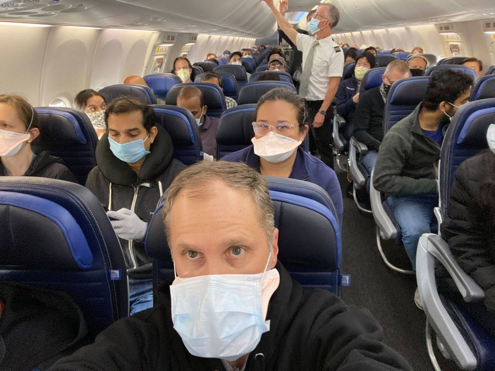 Regras para uso de máscaras em aviões e aeroportos ficam mais rígidas