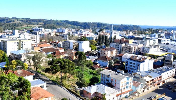 Domingo começa com sol, mas virada do tempo ocorre ao longo do dia