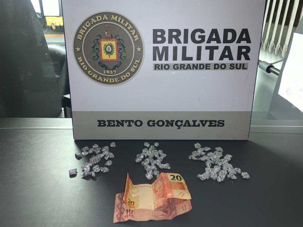 Brigada Militar prende homem com 85 pedras de Crack em Bento