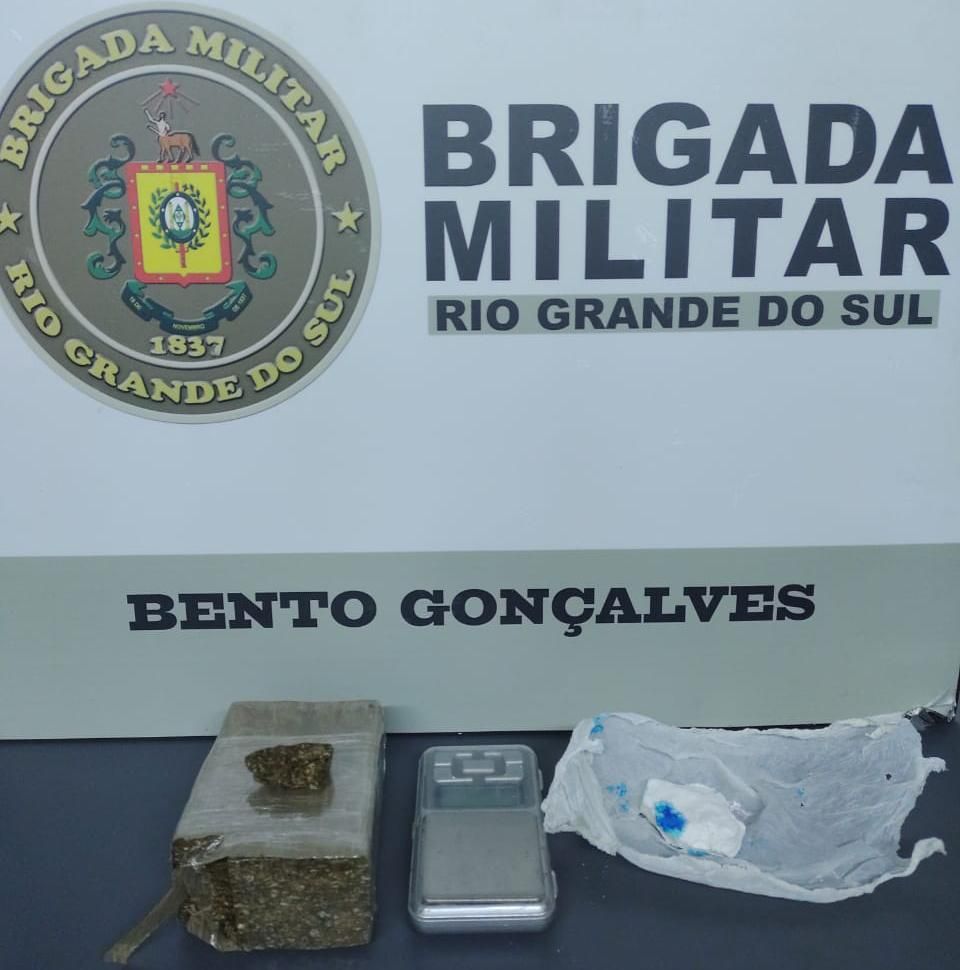 Brigada Militar prende jovem com maconha e cocaína em Bento