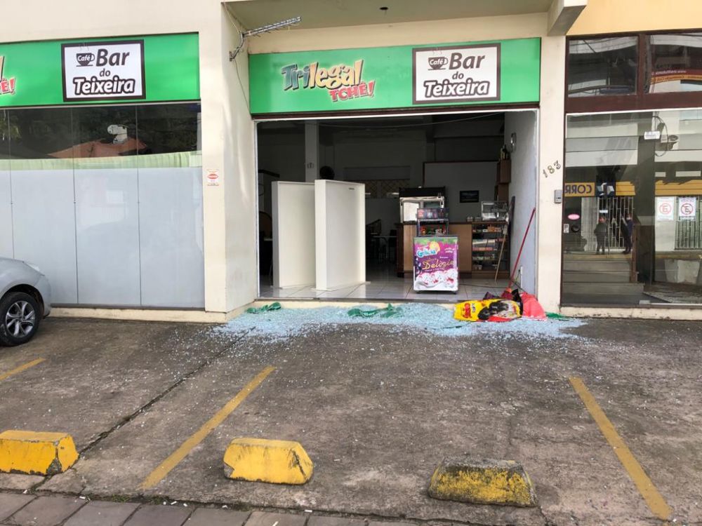 Bar no centro de Garibaldi é alvejado a tiros